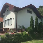 Apartma Soncek - House In The Vineyard *